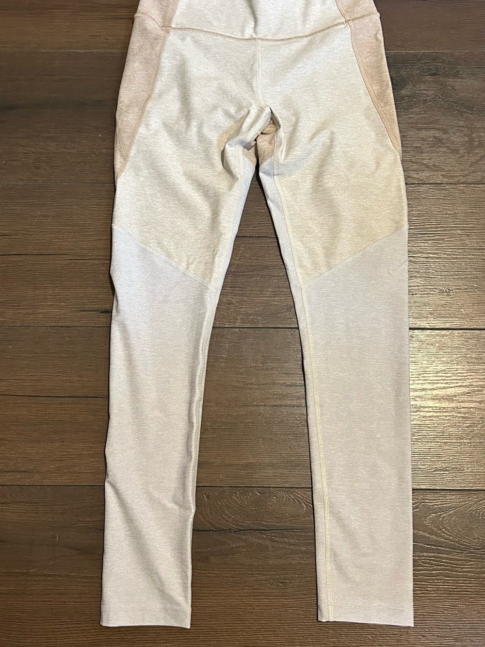 Women’s Neutral Colorblock Leggings - Light Beige